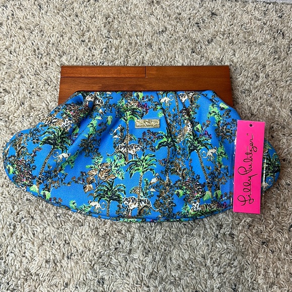 Lilly Pulitzer Handbags - Lilly Pulitzer Bermuda Clutch bag NWT